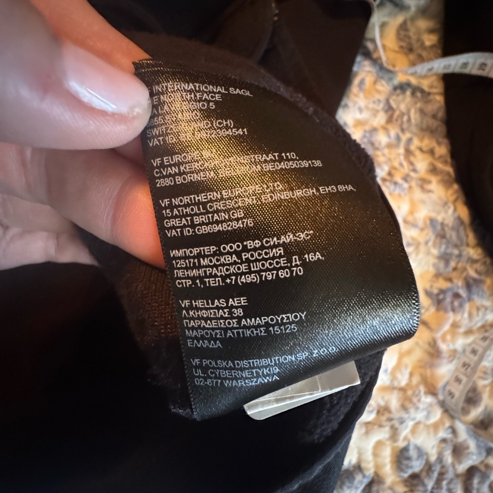 The North Face Women's Black Zip-Up jacket - Picture 8 of 8